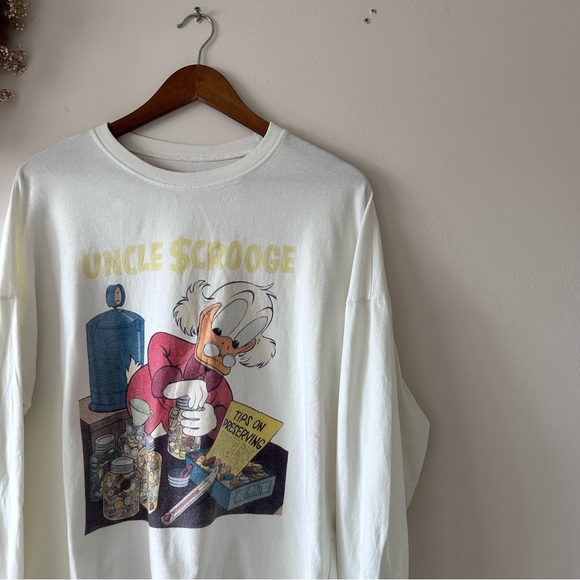 VINTAGE | Men’s Uncle Scrooge Crewneck Sweater - Picture 2 of 3